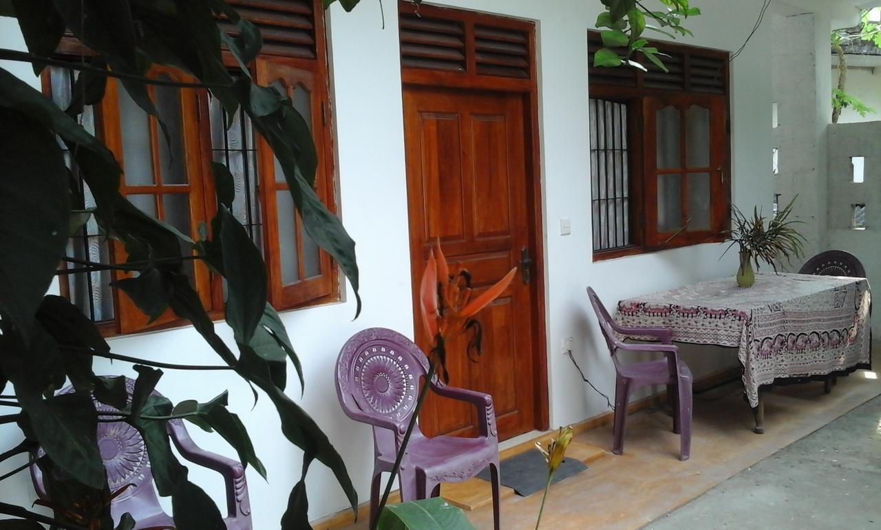 Ameesha Guesthouse Unawatuna Exterior photo