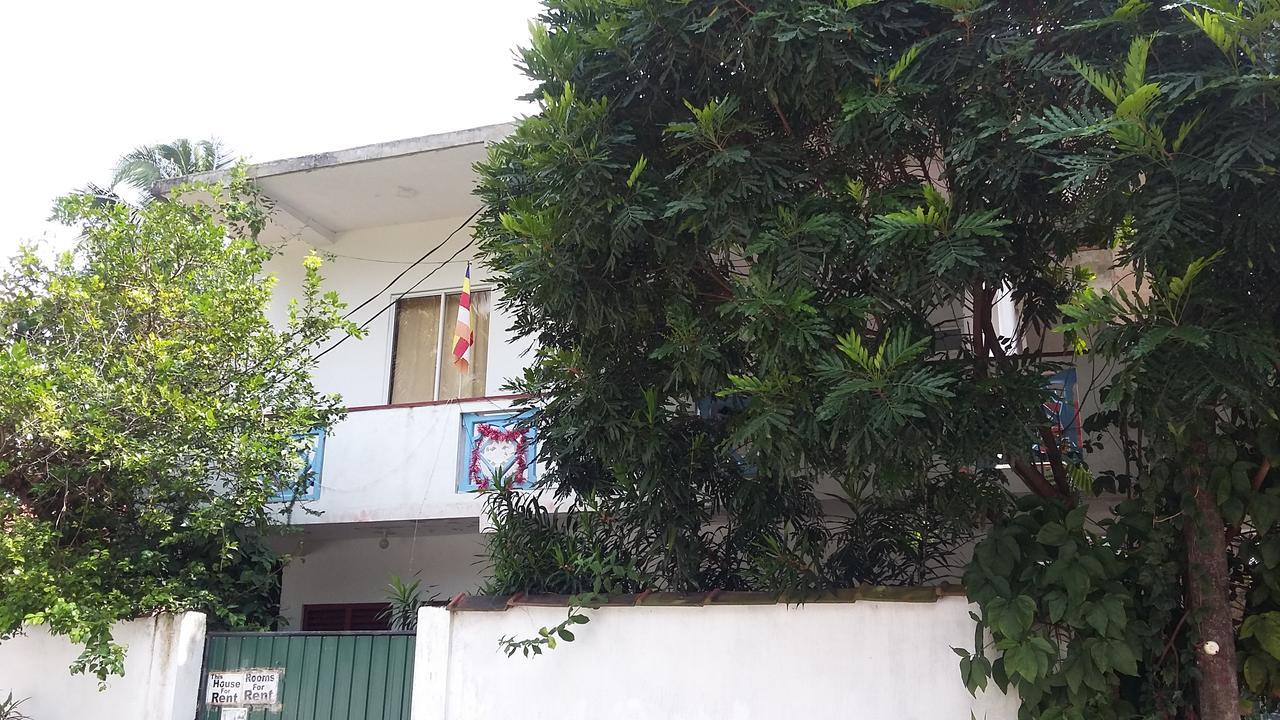 Ameesha Guesthouse Unawatuna Exterior photo